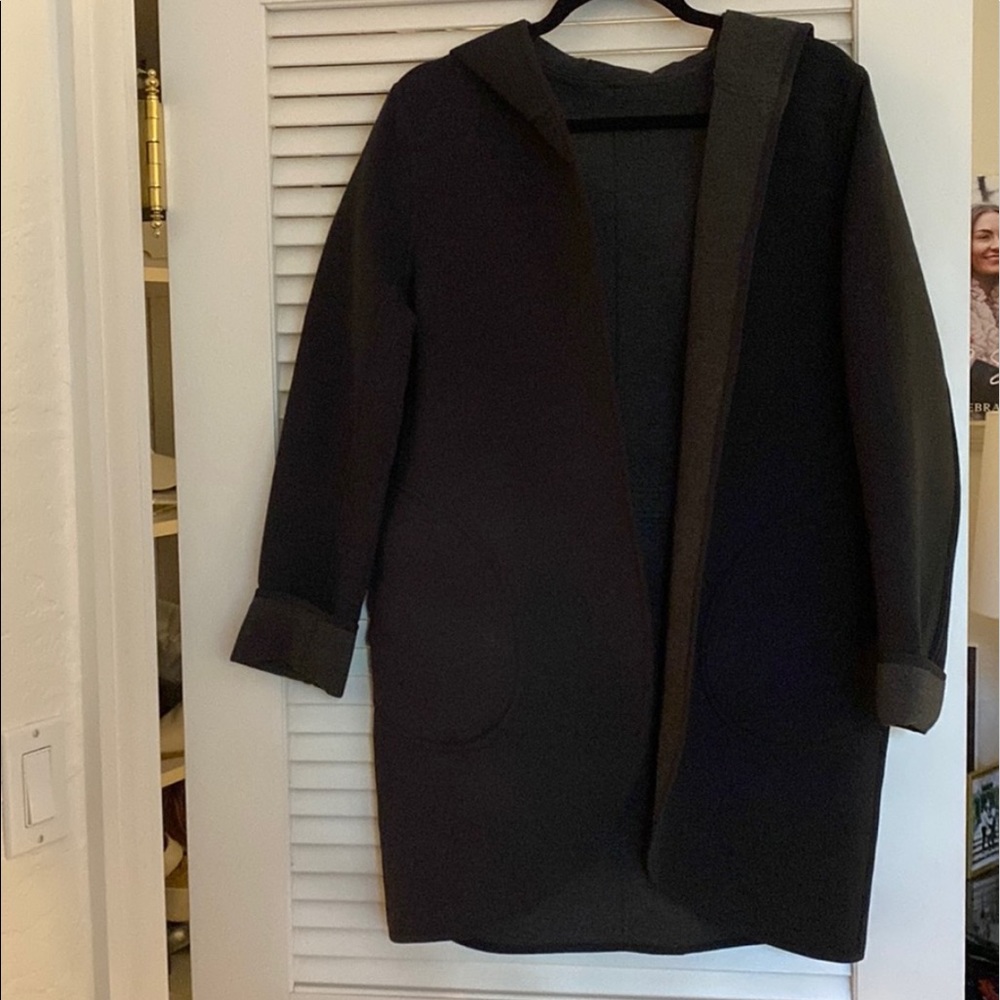 Black and gray Lululemon jacket